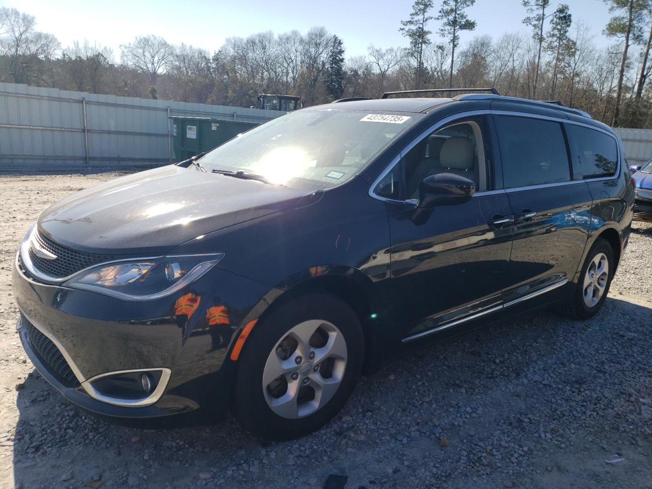 2017 Chrysler Pacifica - Image 1