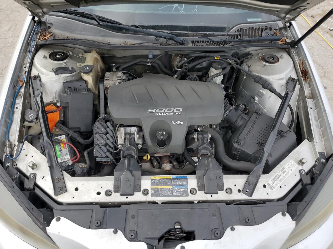 2005 Pontiac Grand Prix - Image 11