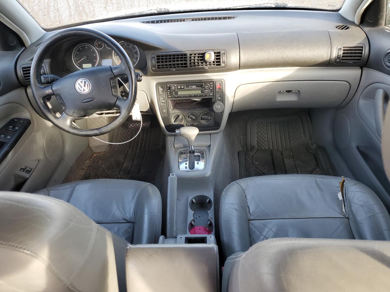 2001 Volkswagen Passat - Image 8