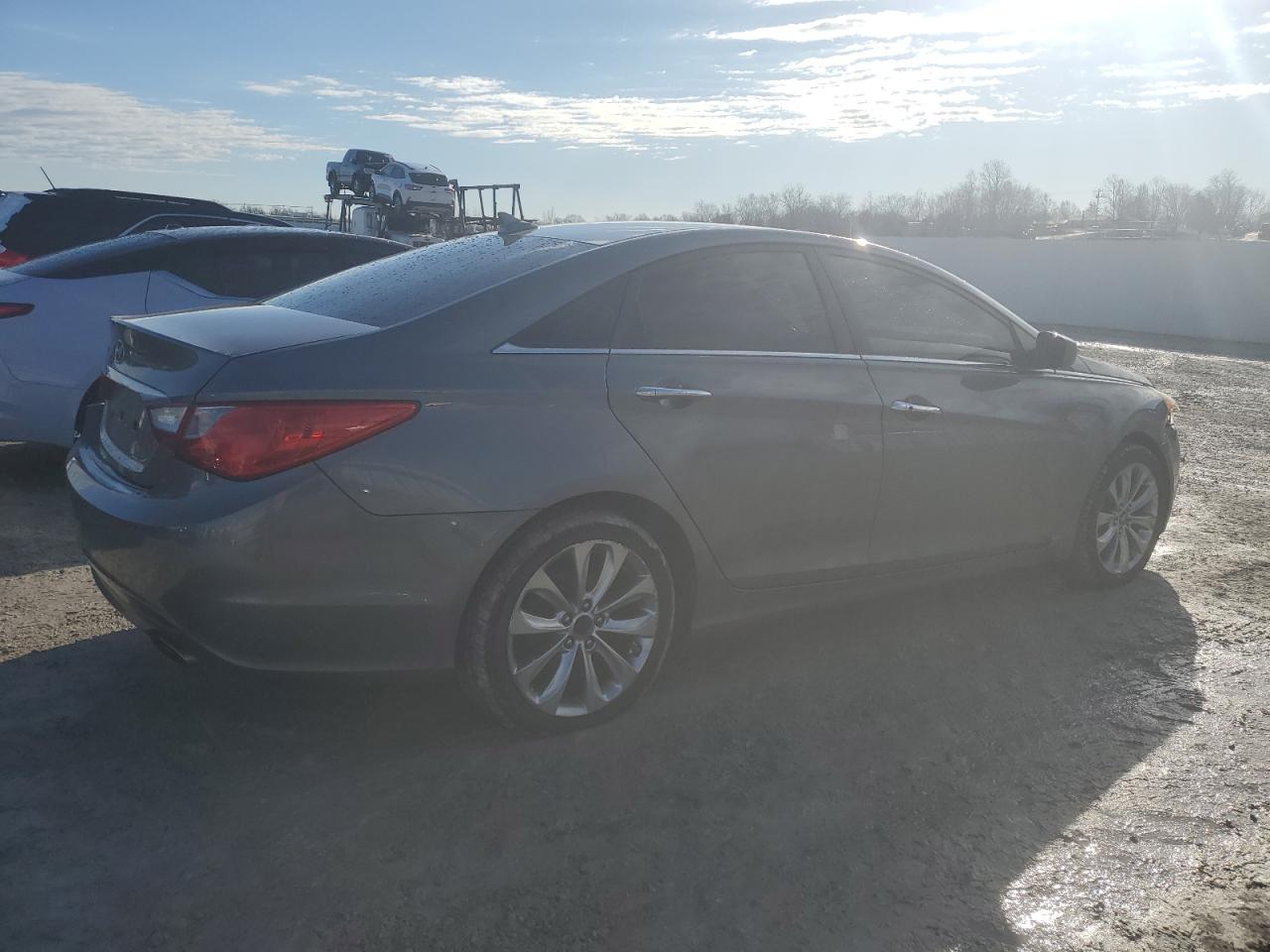 2011 Hyundai Sonata - Image 3