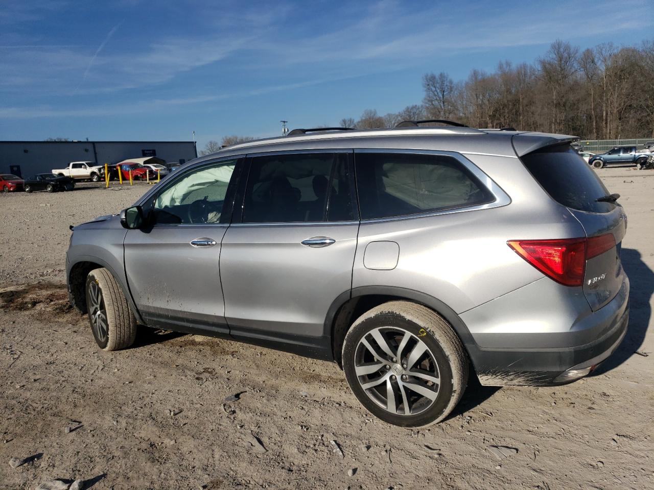 2017 Honda Pilot - Image 2