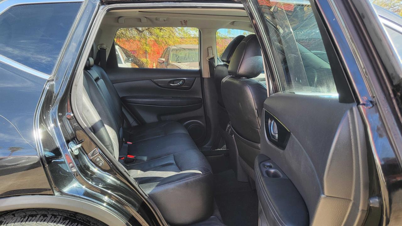 2017 Nissan Rogue - Image 6