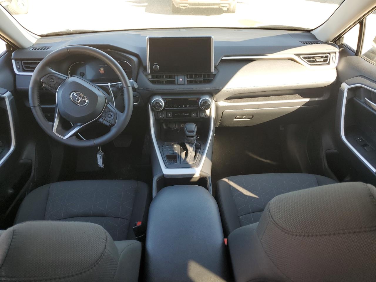2024 Toyota RAV 4 - Image 8