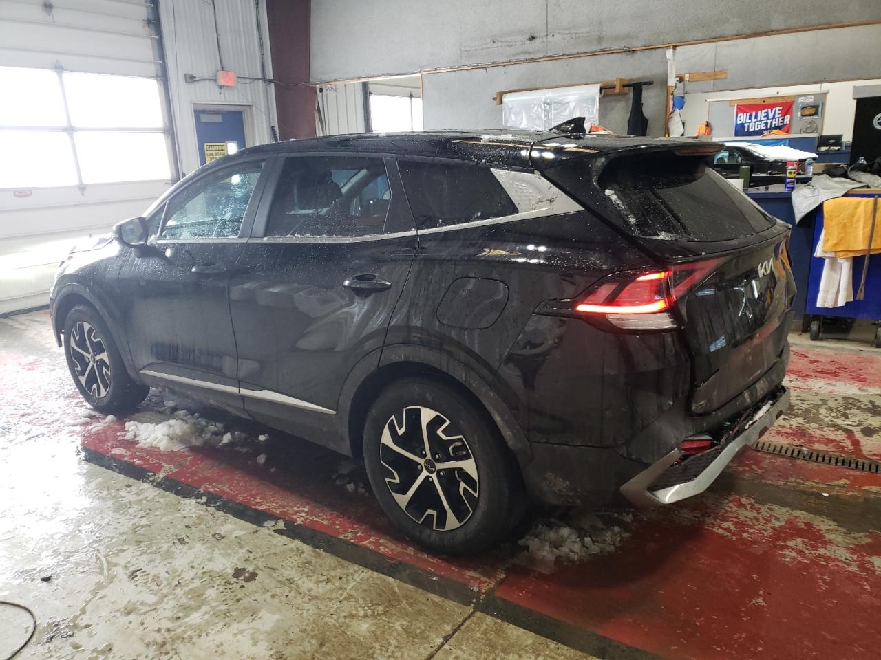 2023 Kia Sportage - Image 2