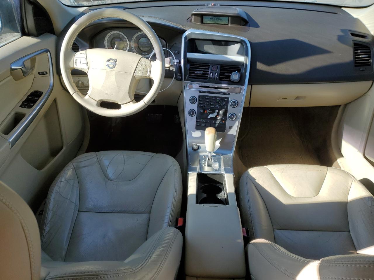 2010 Volvo XC60 - Image 8
