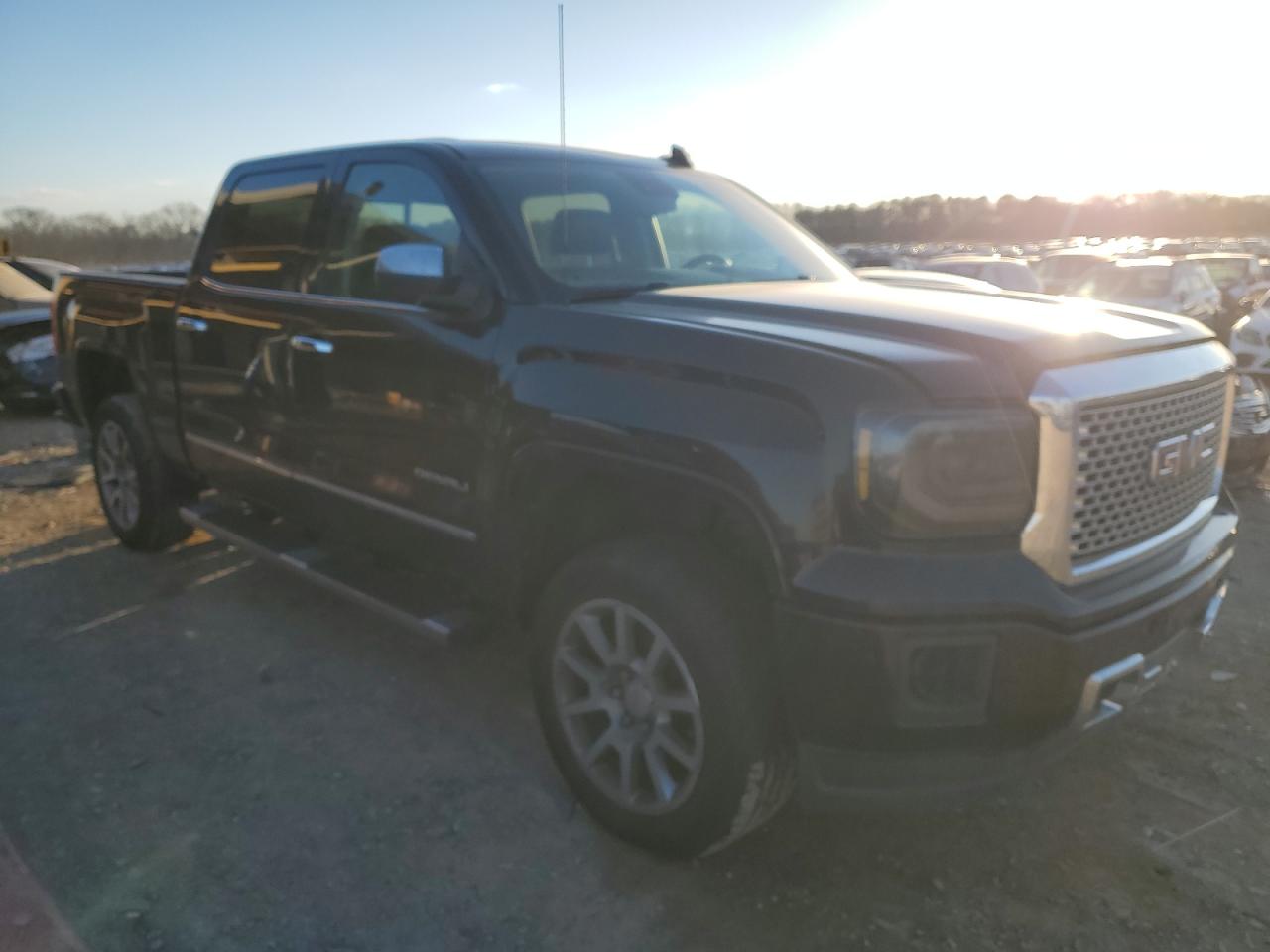 2015 GMC Sierra - Image 4