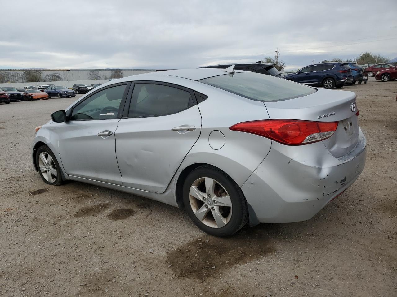 2013 Hyundai Elantra - Image 2