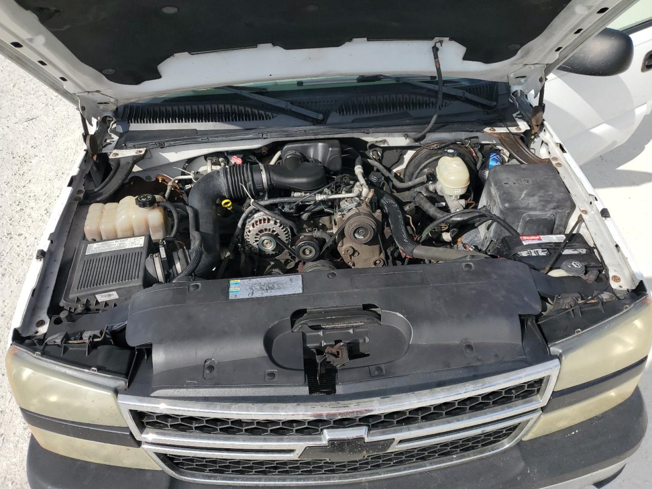 2006 Chevrolet Silverado - Image 11