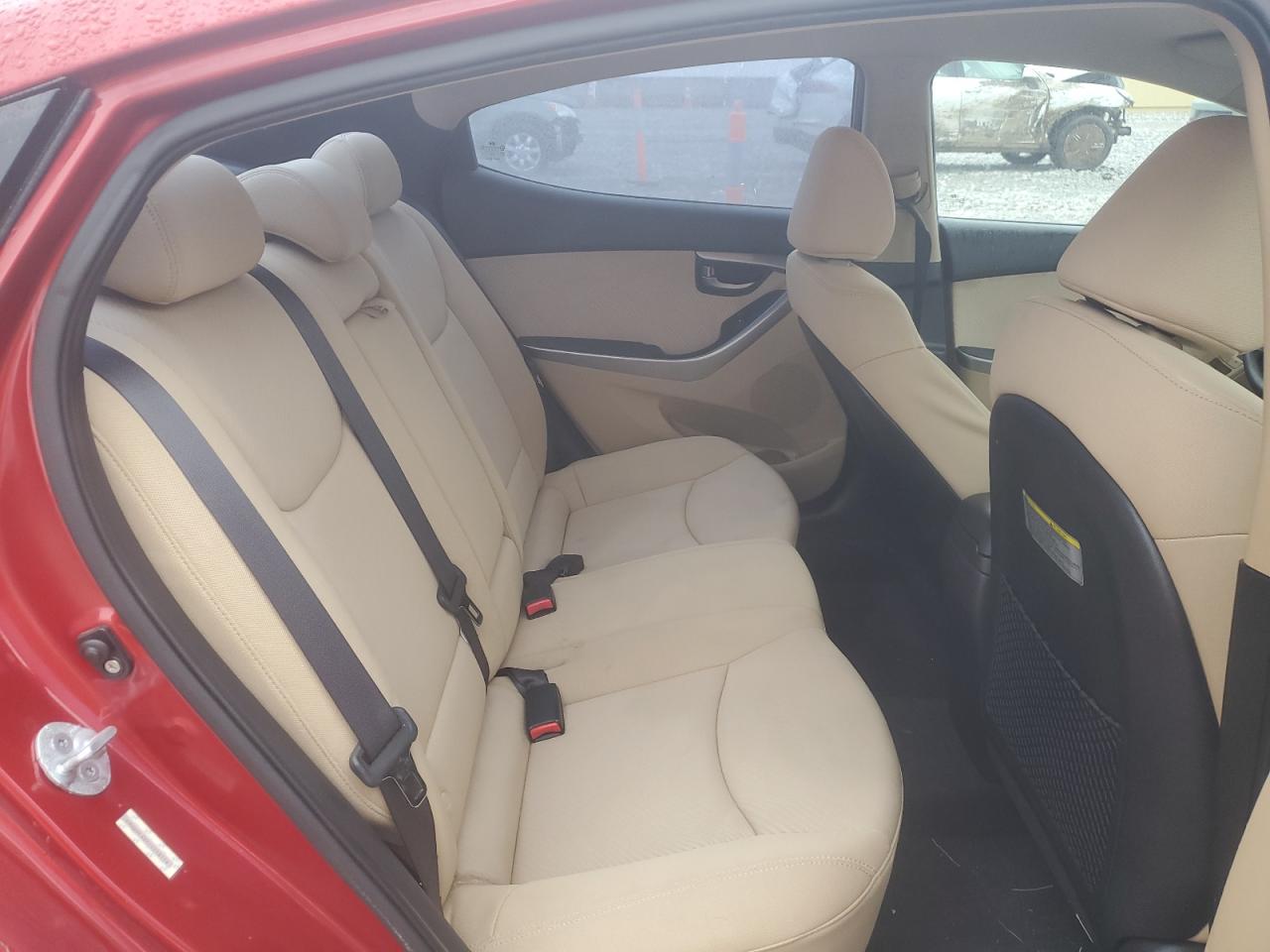 2012 Hyundai Elantra - Image 10