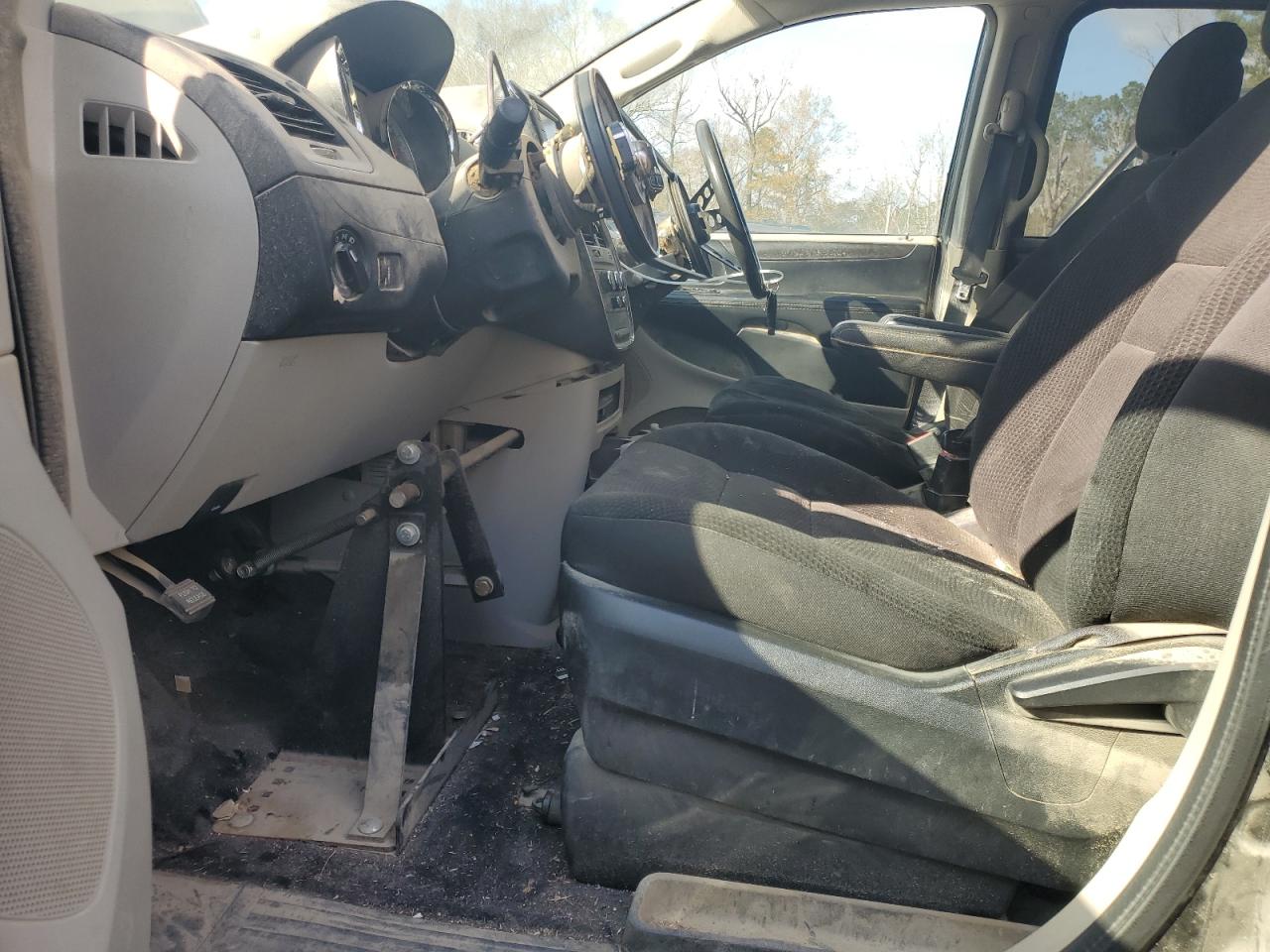 2018 Dodge Caravan - Image 7