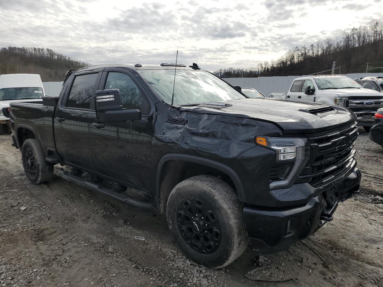 2024 Chevrolet Silverado - Image 4