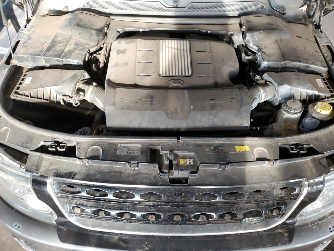 2014 Land Rover LR4 - Image 12