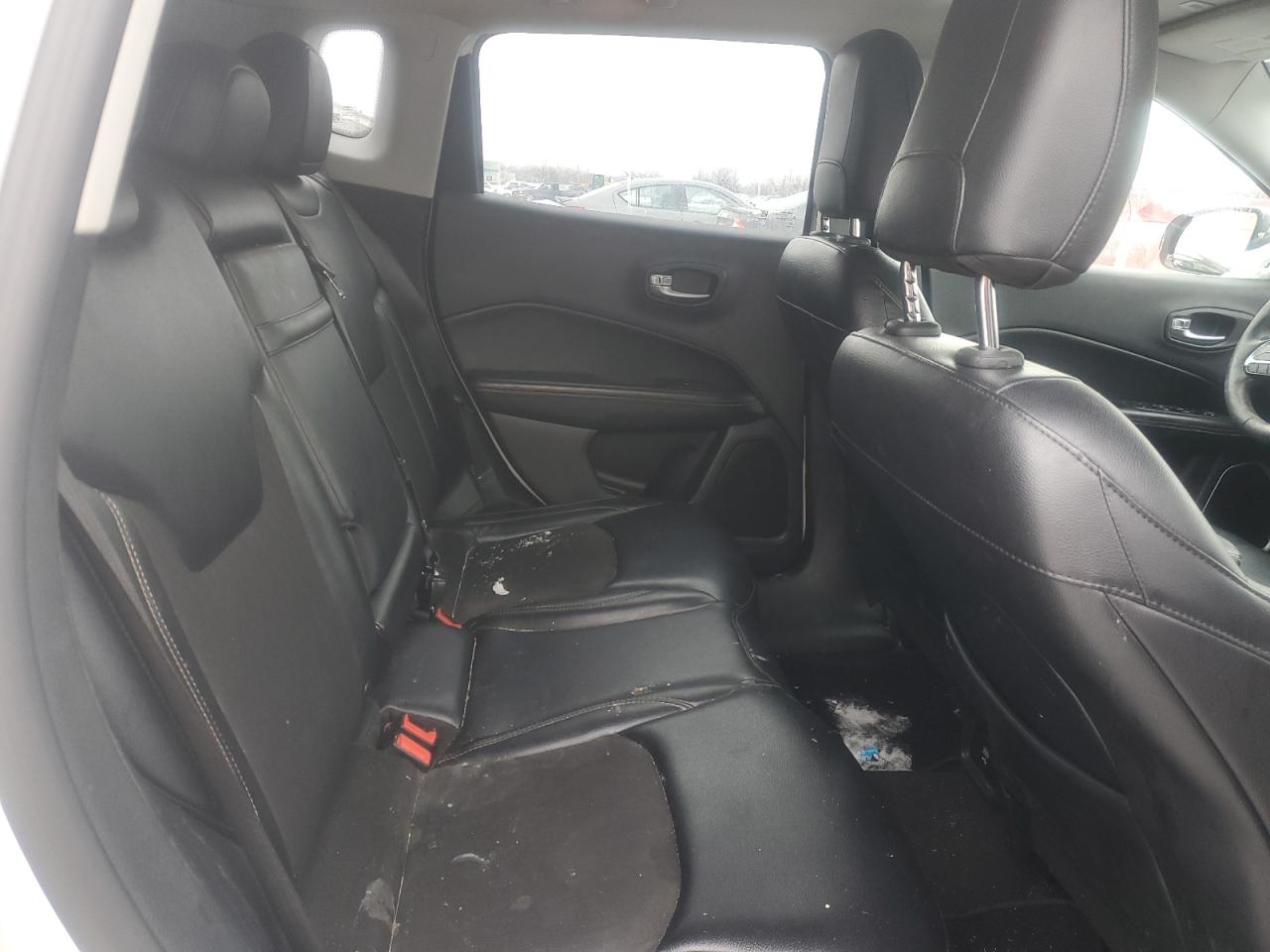2017 Jeep Compass - Image 11