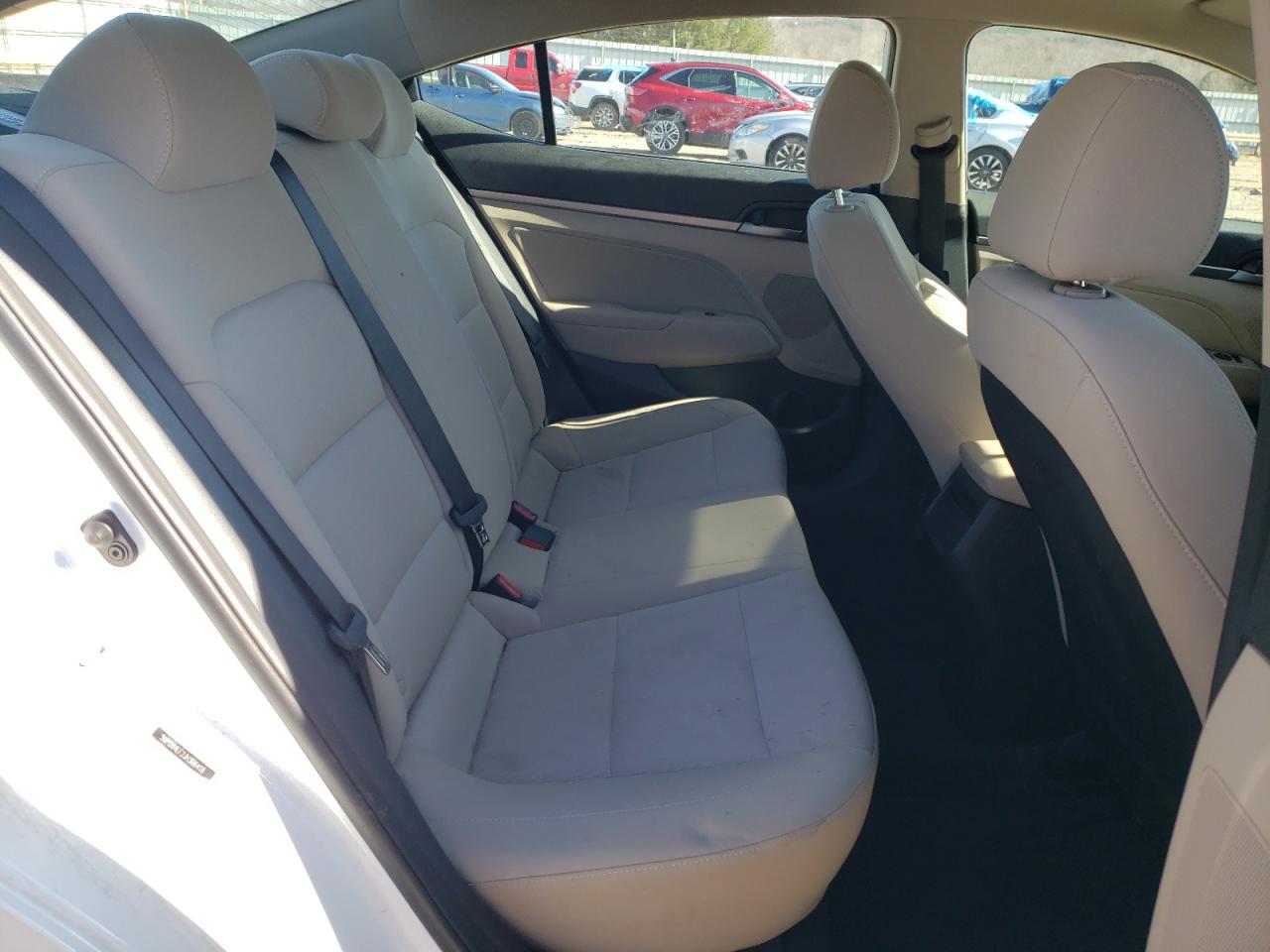 2018 Hyundai Elantra - Image 10