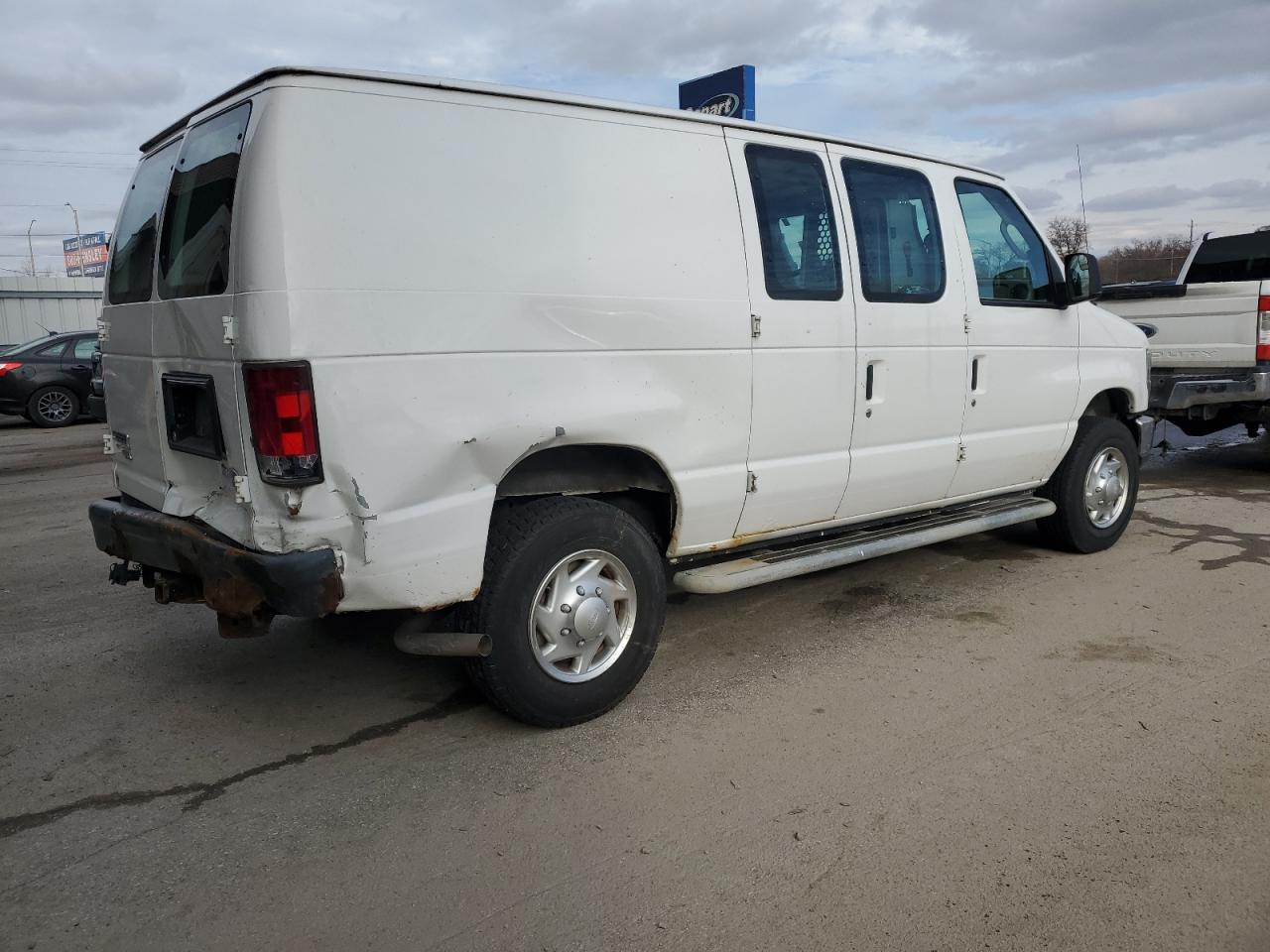 2013 Ford Econoline - Image 3