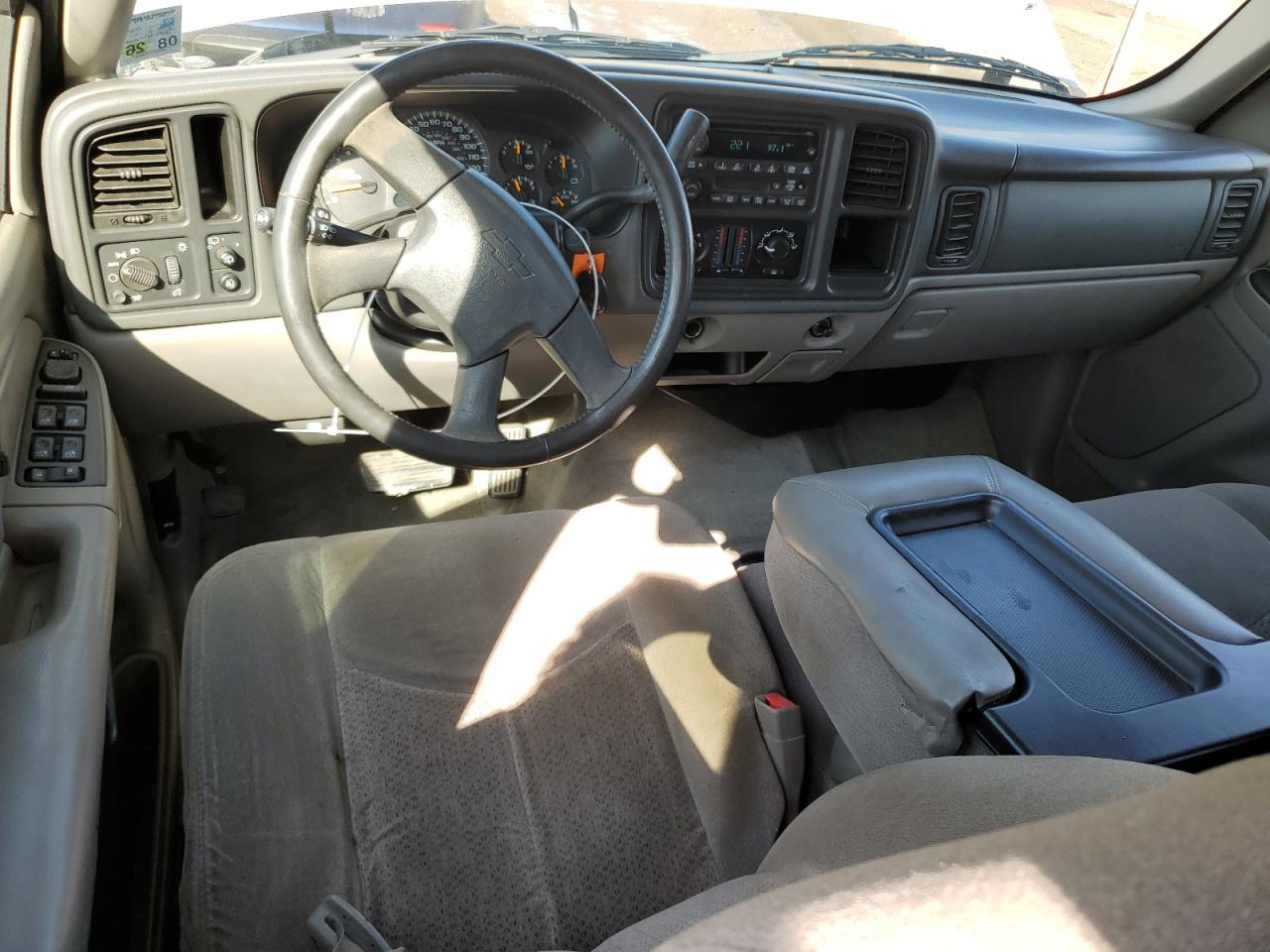2004 Chevrolet Tahoe - Image 8