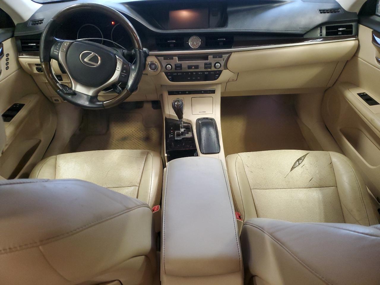 2013 Lexus ES - Image 8