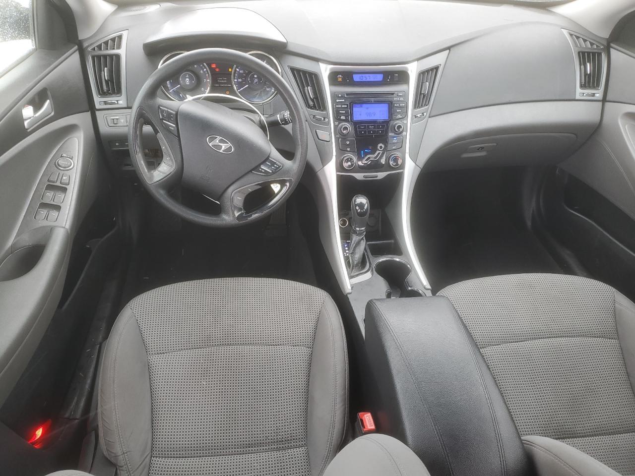 2012 Hyundai Sonata - Image 8