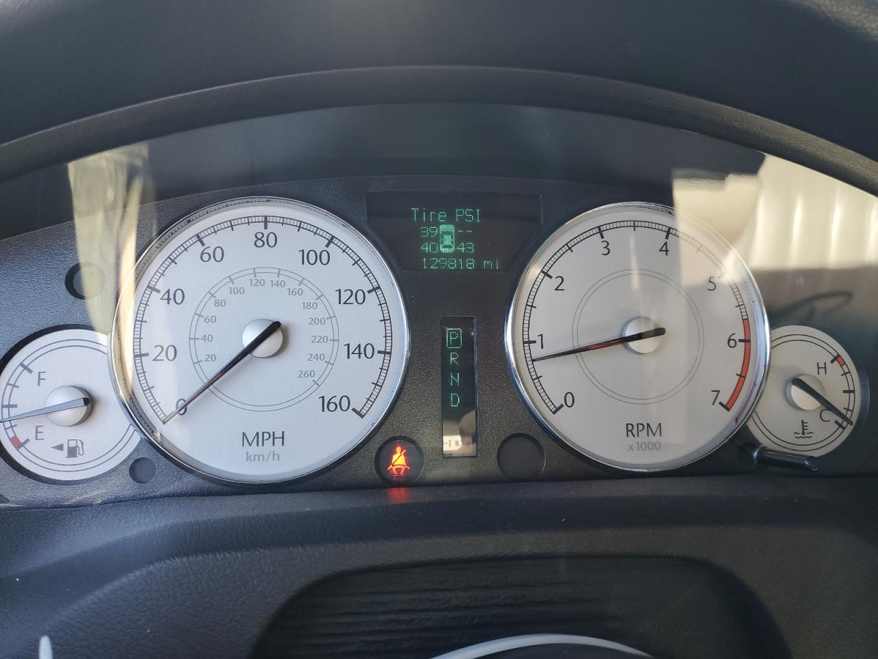 2006 Chrysler 300 - Image 9