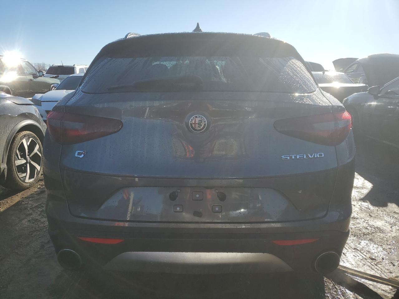 2018 Alfa Romeo Stelvio - Image 6