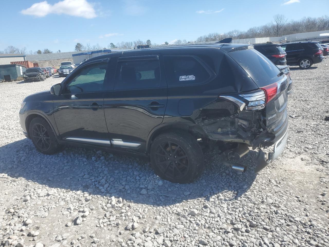 2020 Mitsubishi Outlander - Image 2
