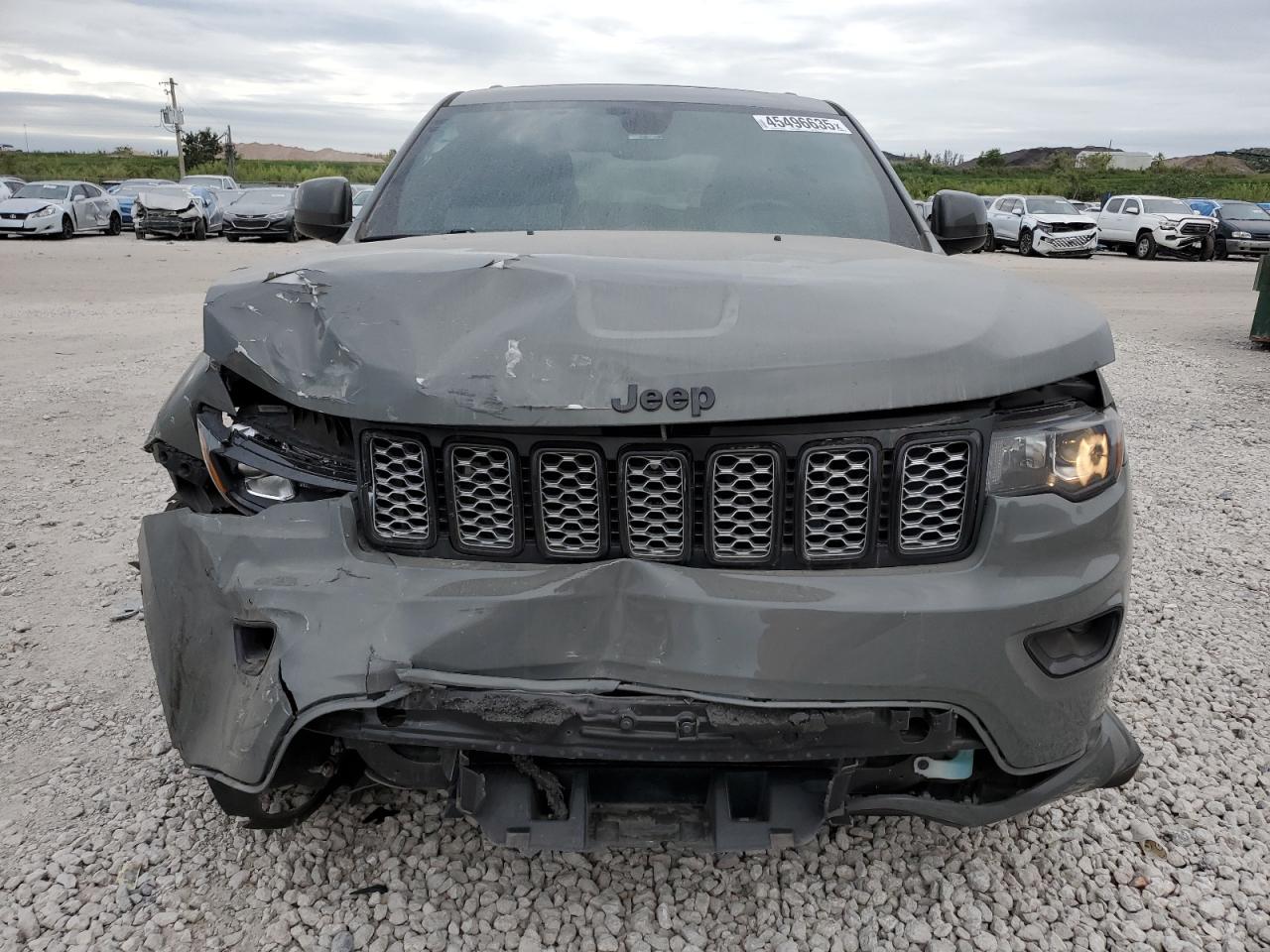 2020 Jeep Grand Cherokee - Image 5