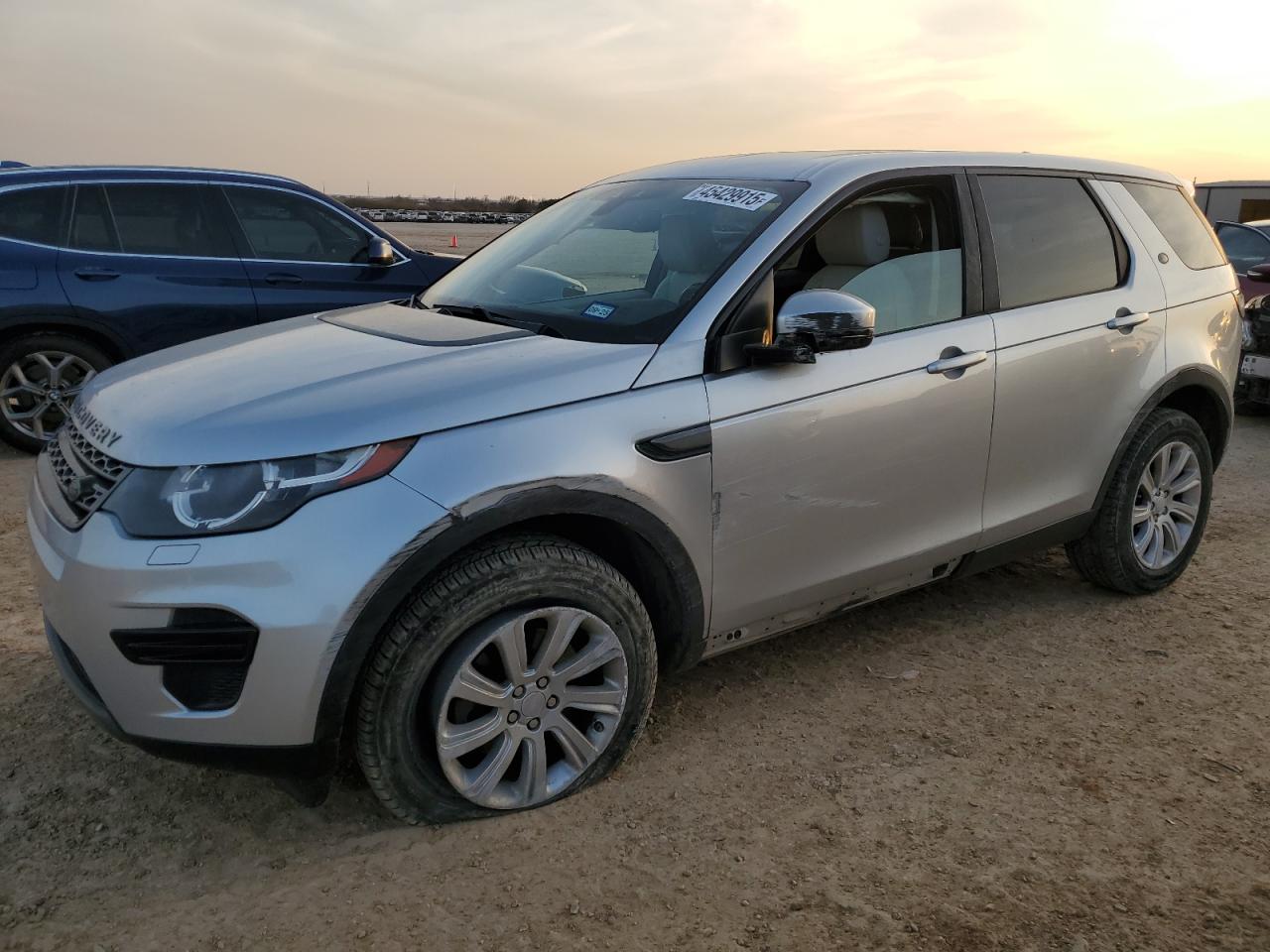 2016 Land Rover Discovery - Image 1