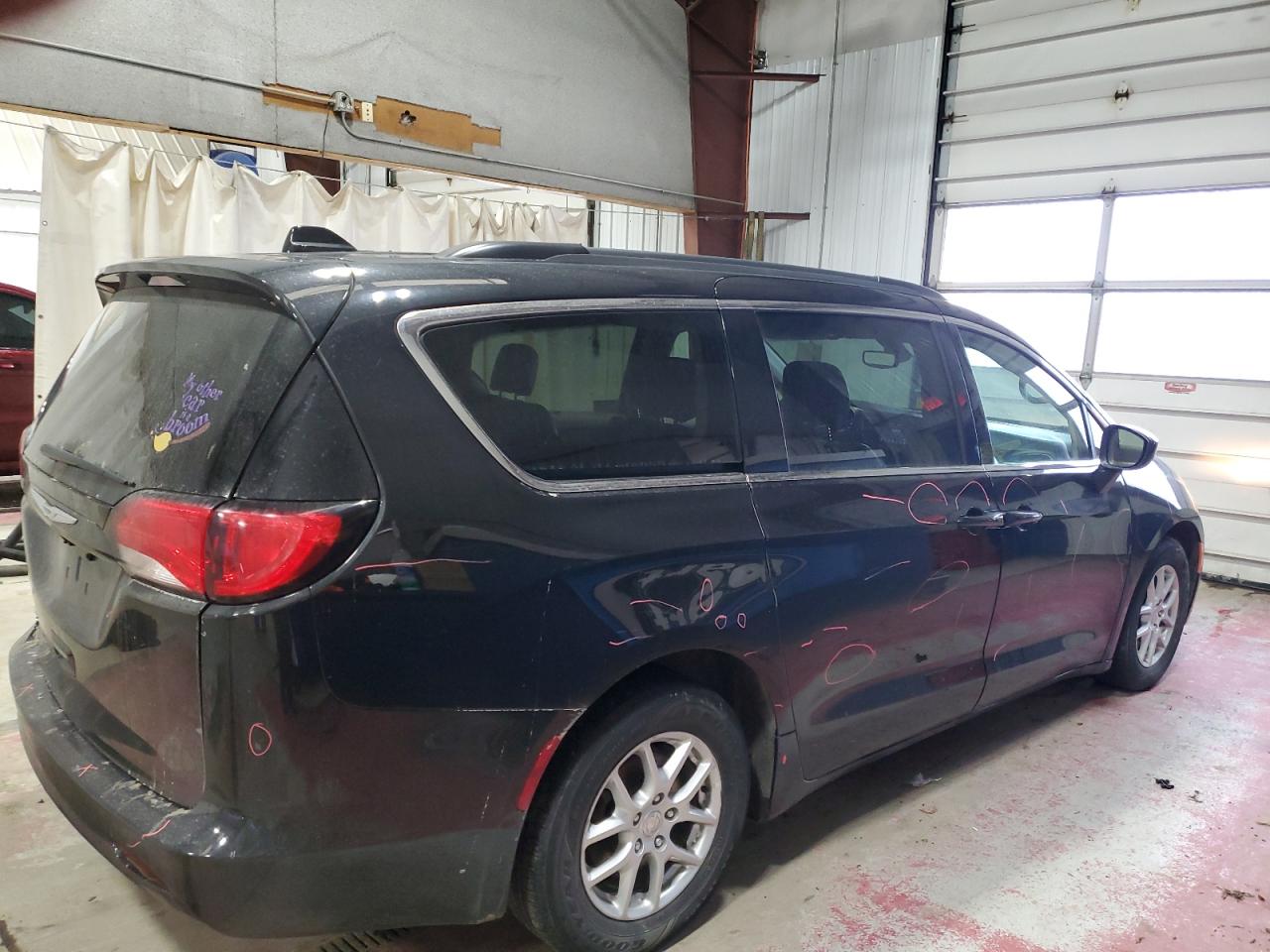 2020 Chrysler Voyager - Image 3