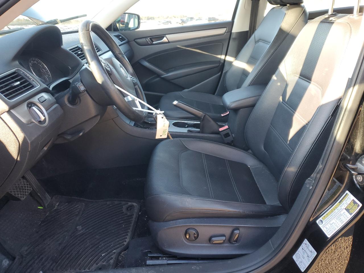 2014 Volkswagen Passat - Image 7