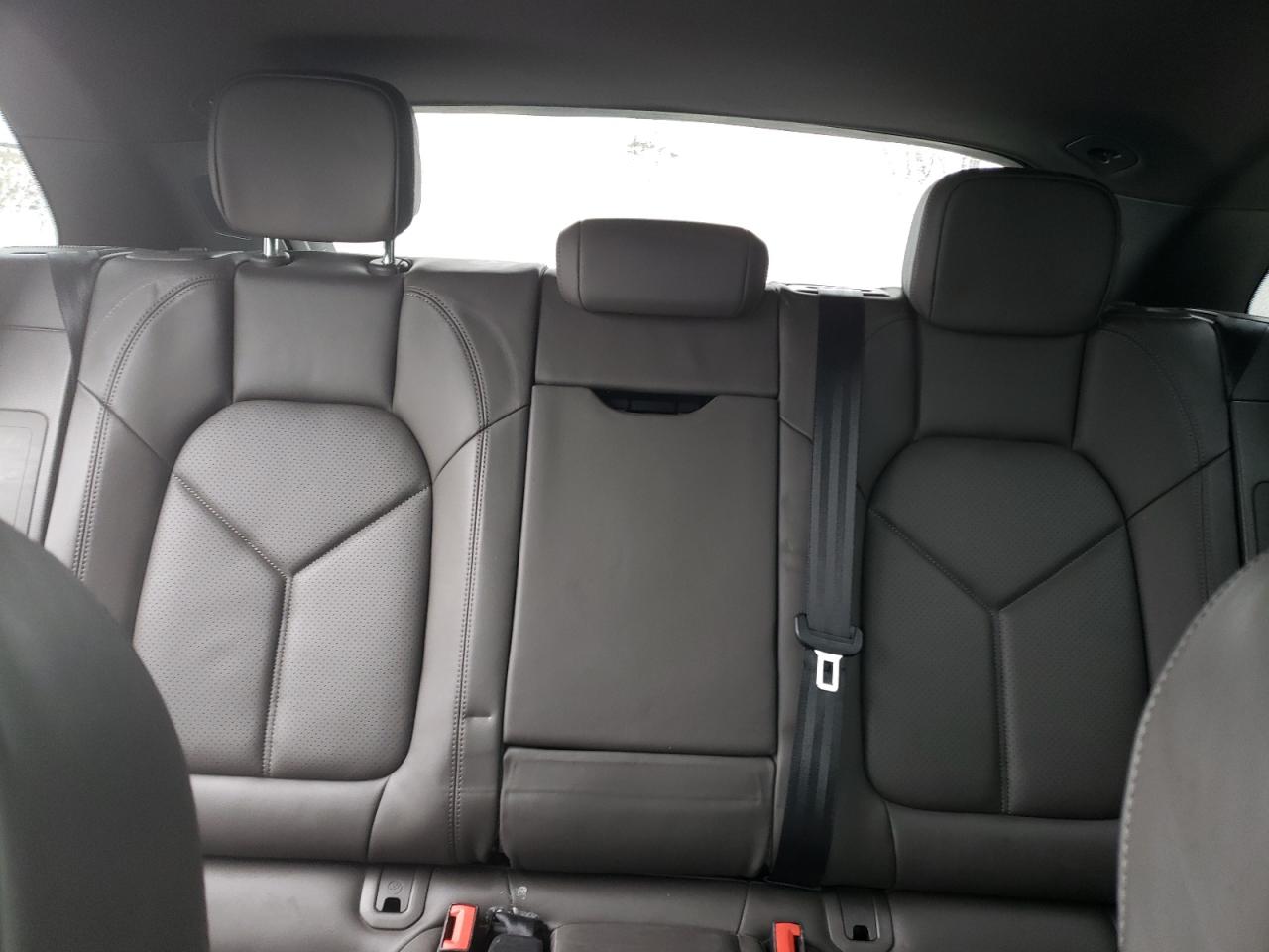 2016 Porsche Macan - Image 10