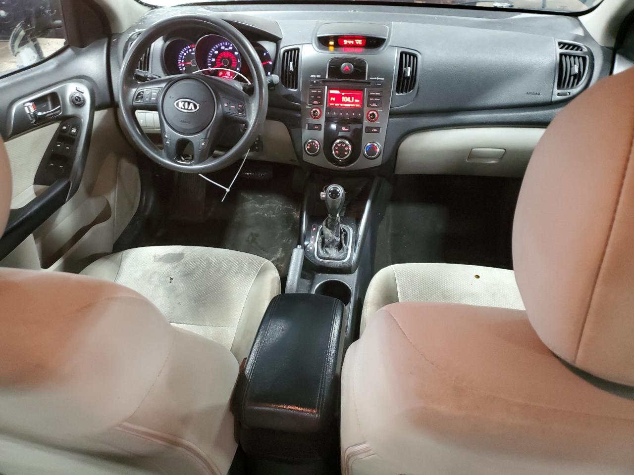 2013 Kia Forte - Image 8