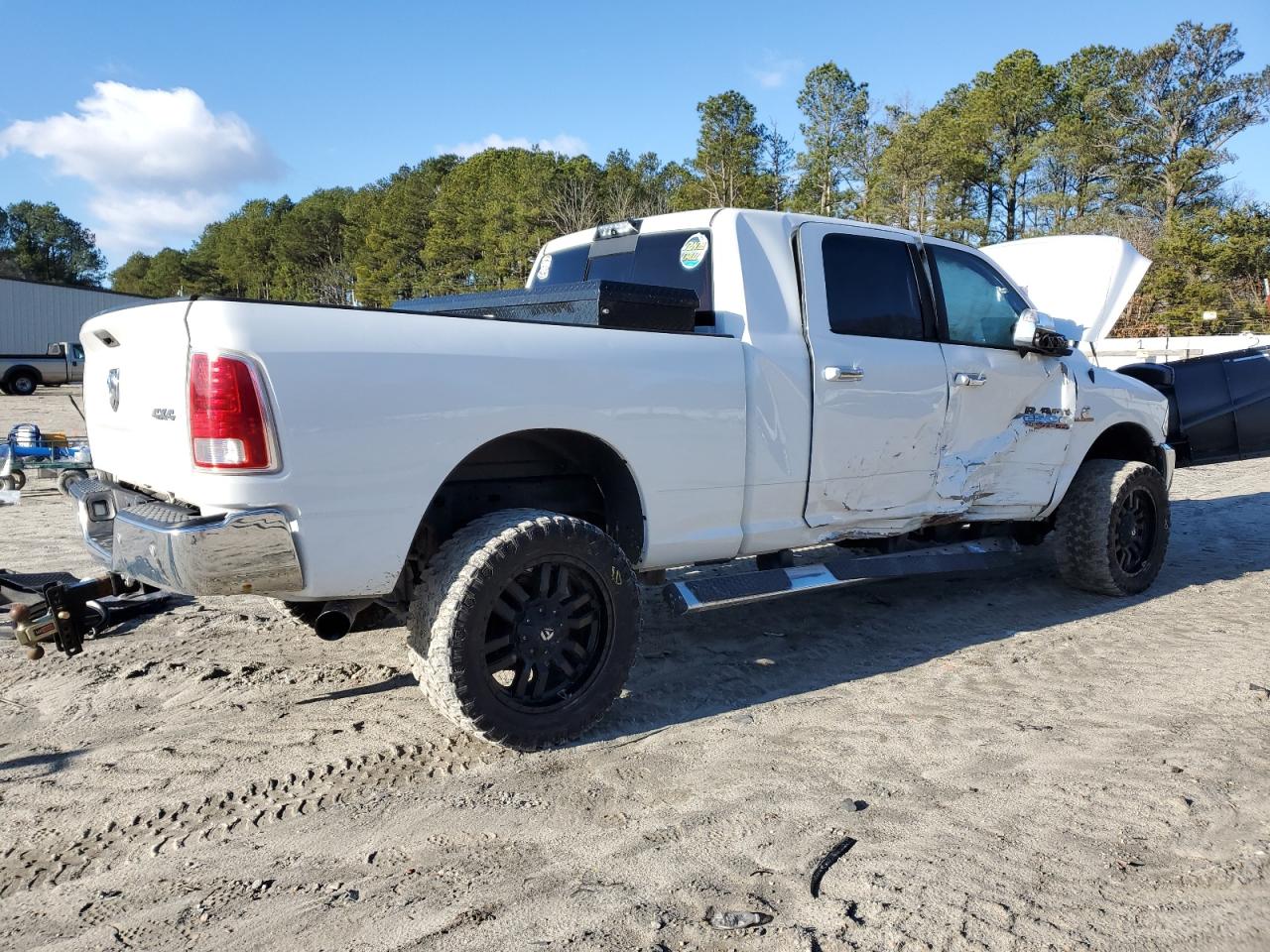 2016 RAM 2500 - Image 3