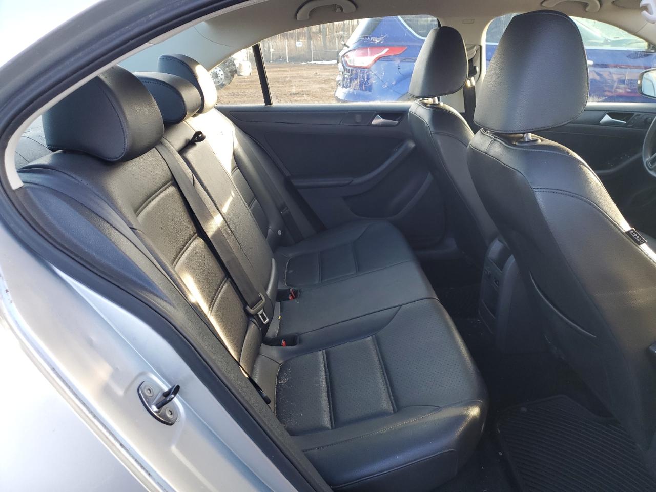 2014 Volkswagen Jetta - Image 10