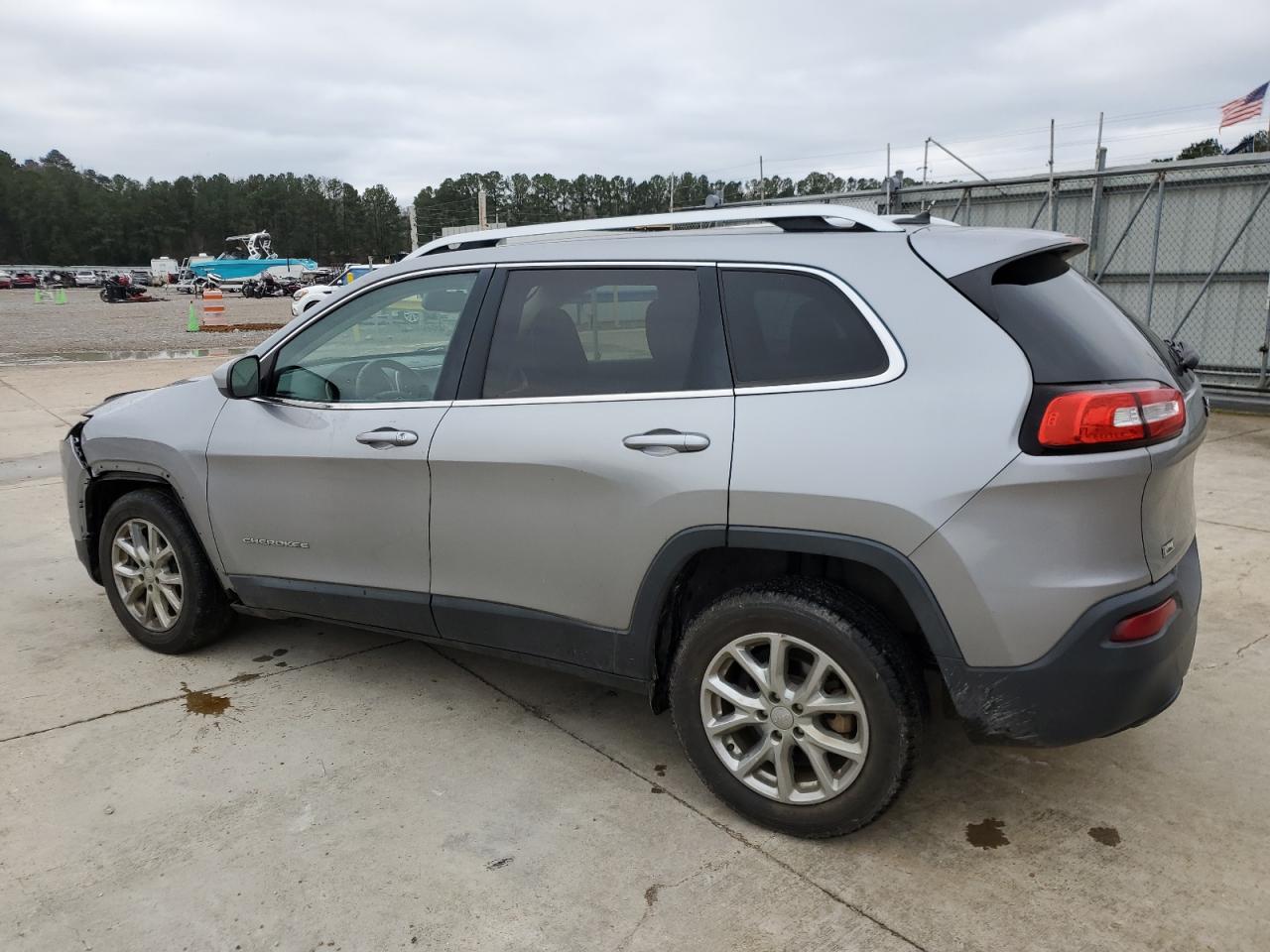 2015 Jeep Grand Cherokee - Image 2
