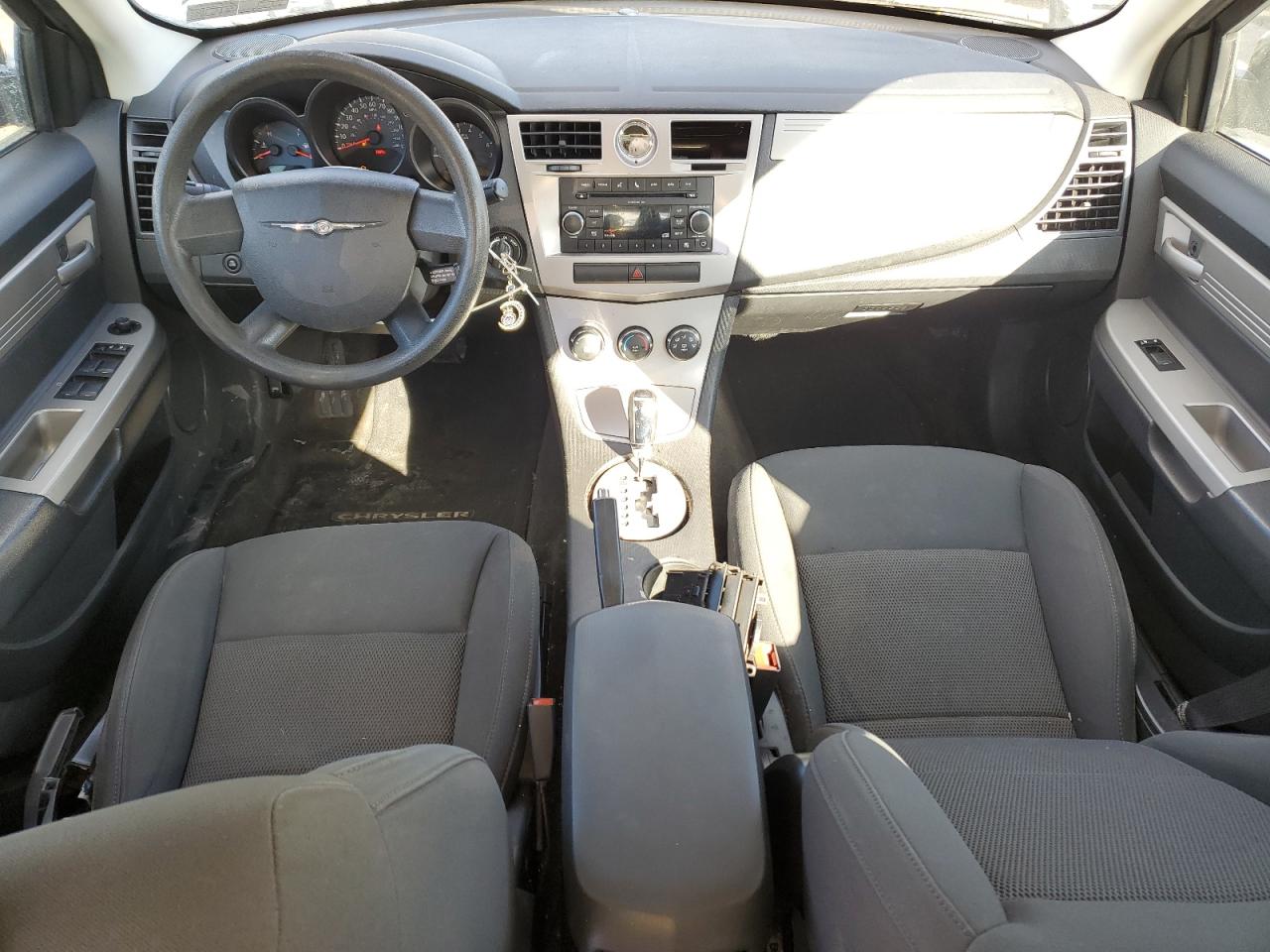 2010 Chrysler Sebring - Image 8