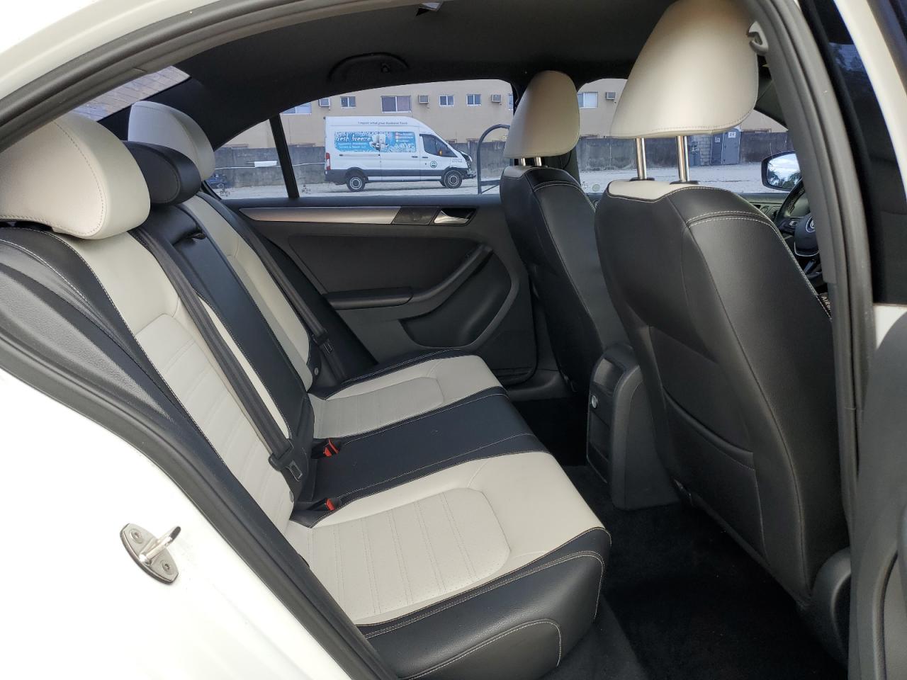 2016 Volkswagen Jetta - Image 10