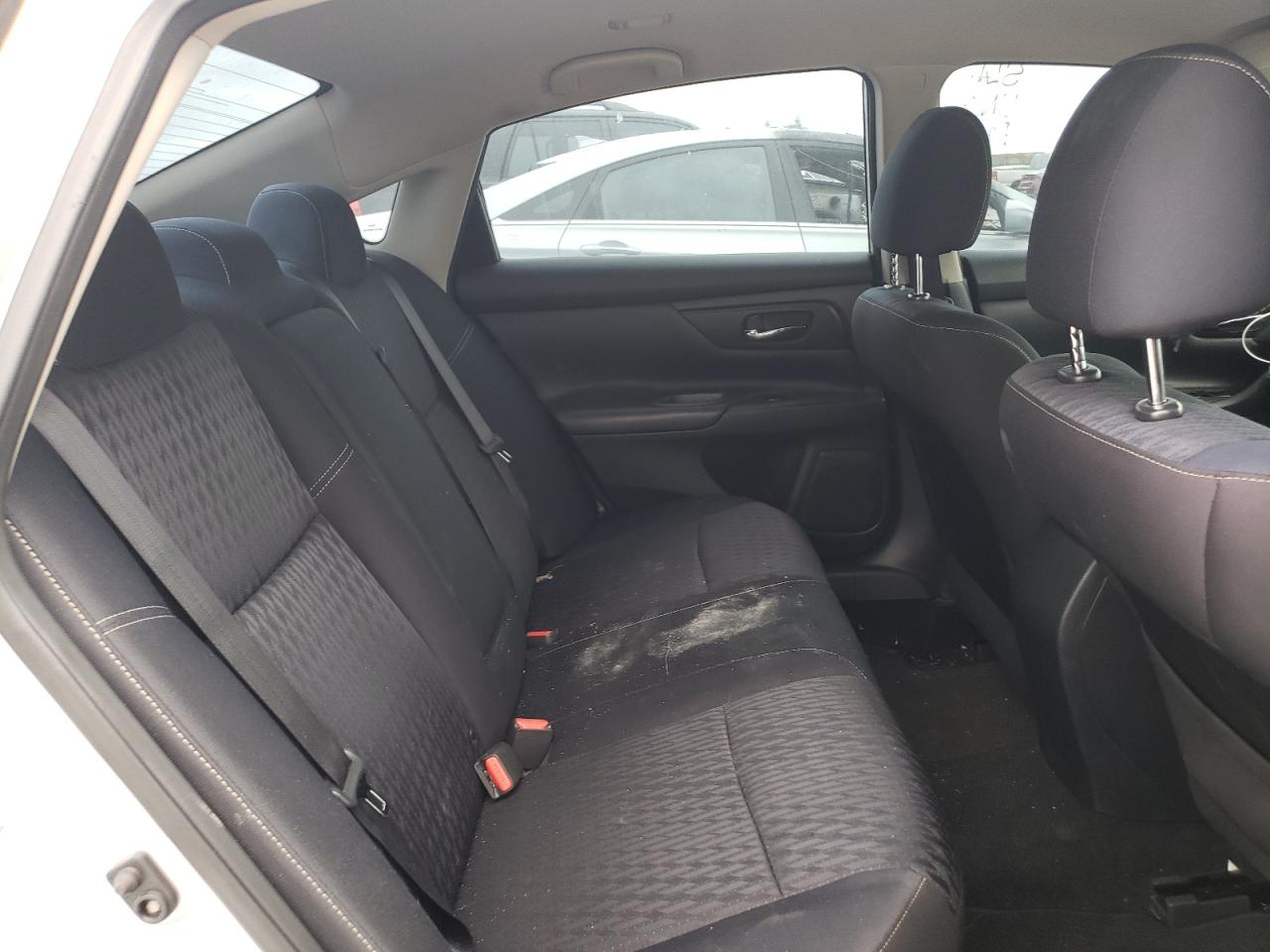 2017 Nissan Altima - Image 10