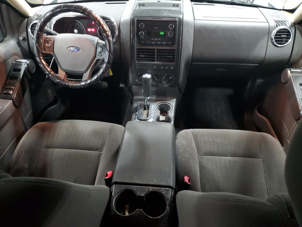 2010 Ford Explorer - Image 8