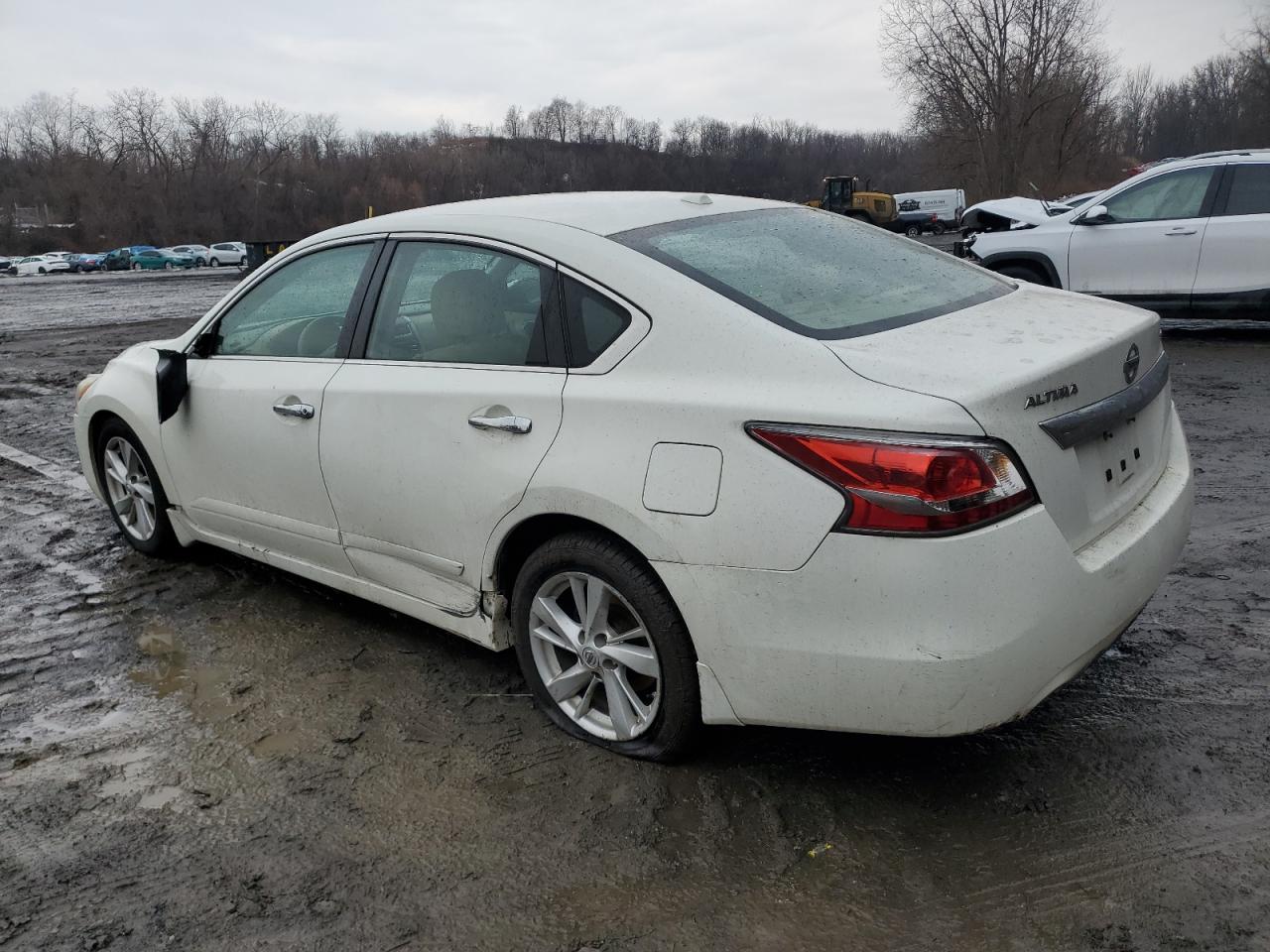 2015 Nissan Altima - Image 2