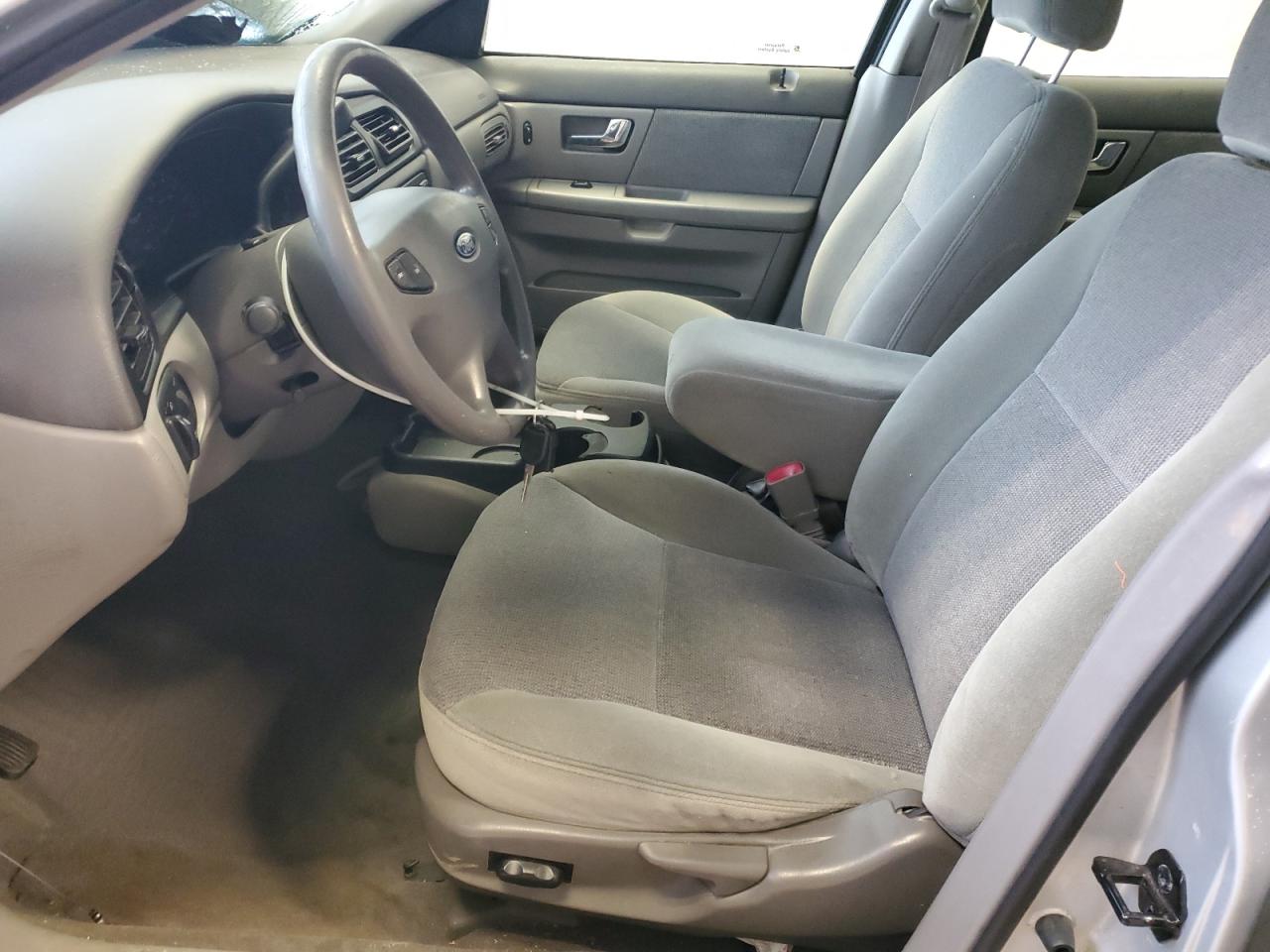 2000 Ford Taurus - Image 7