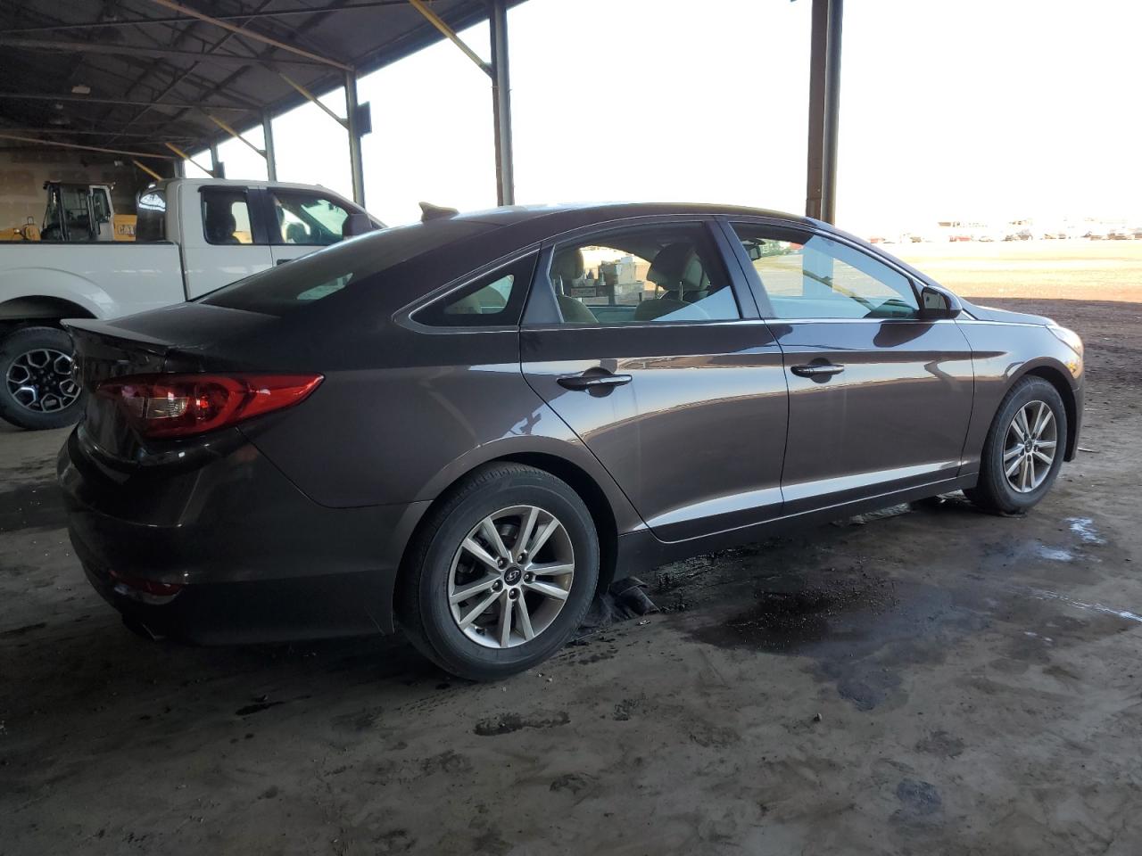2016 Hyundai Sonata - Image 3