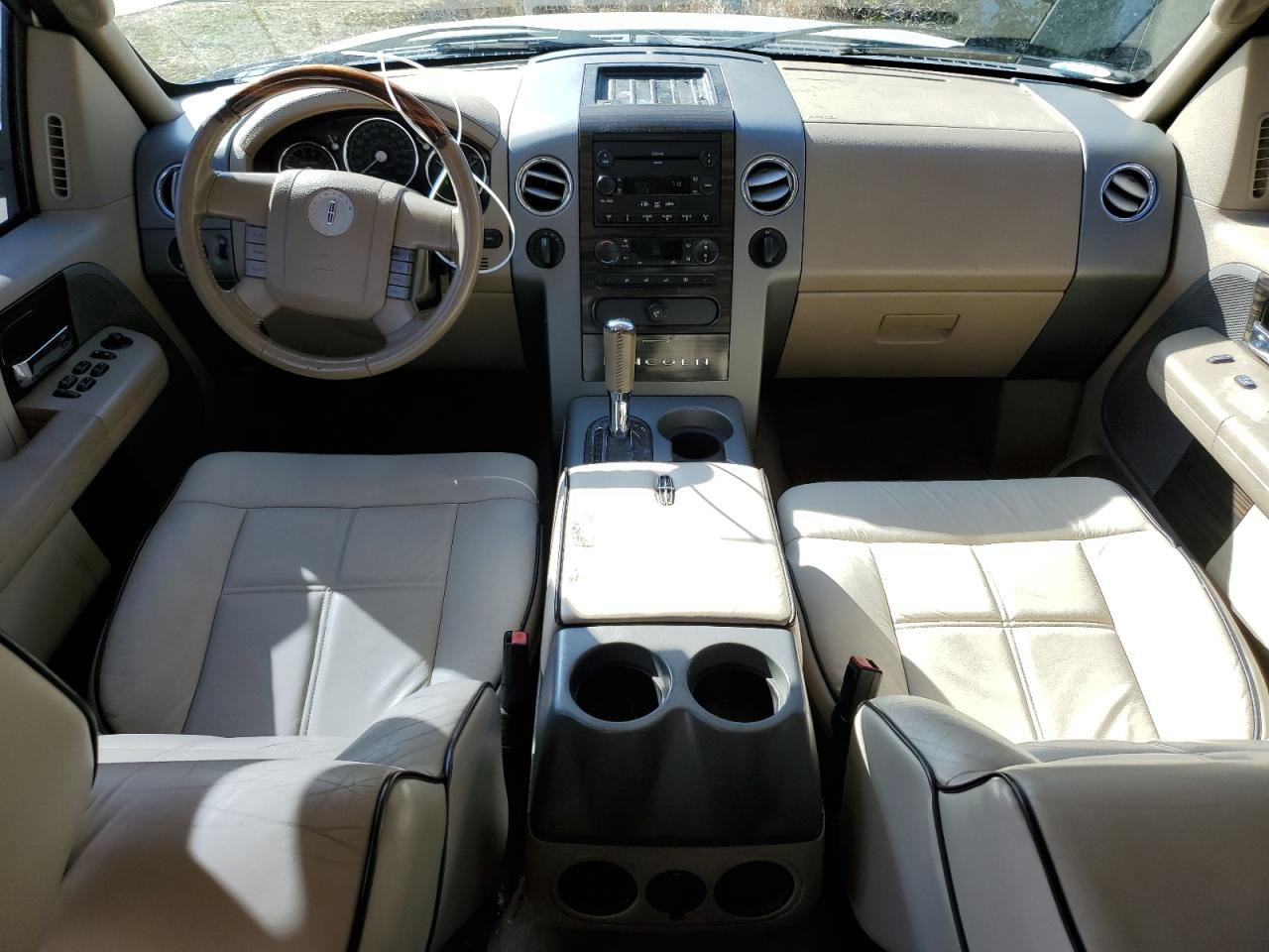 2007 Lincoln Mark LT - Image 8