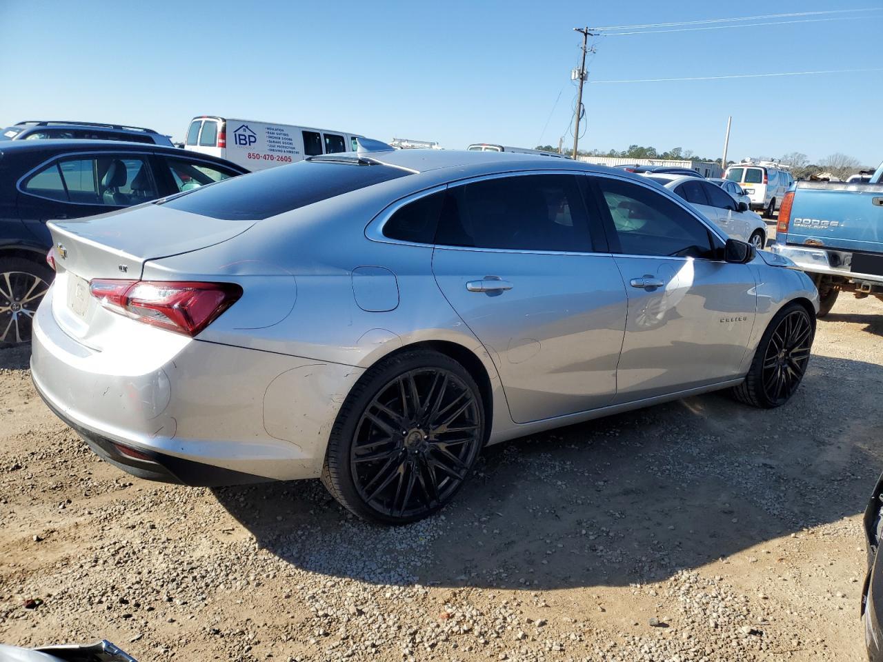 2020 Chevrolet Malibu - Image 3
