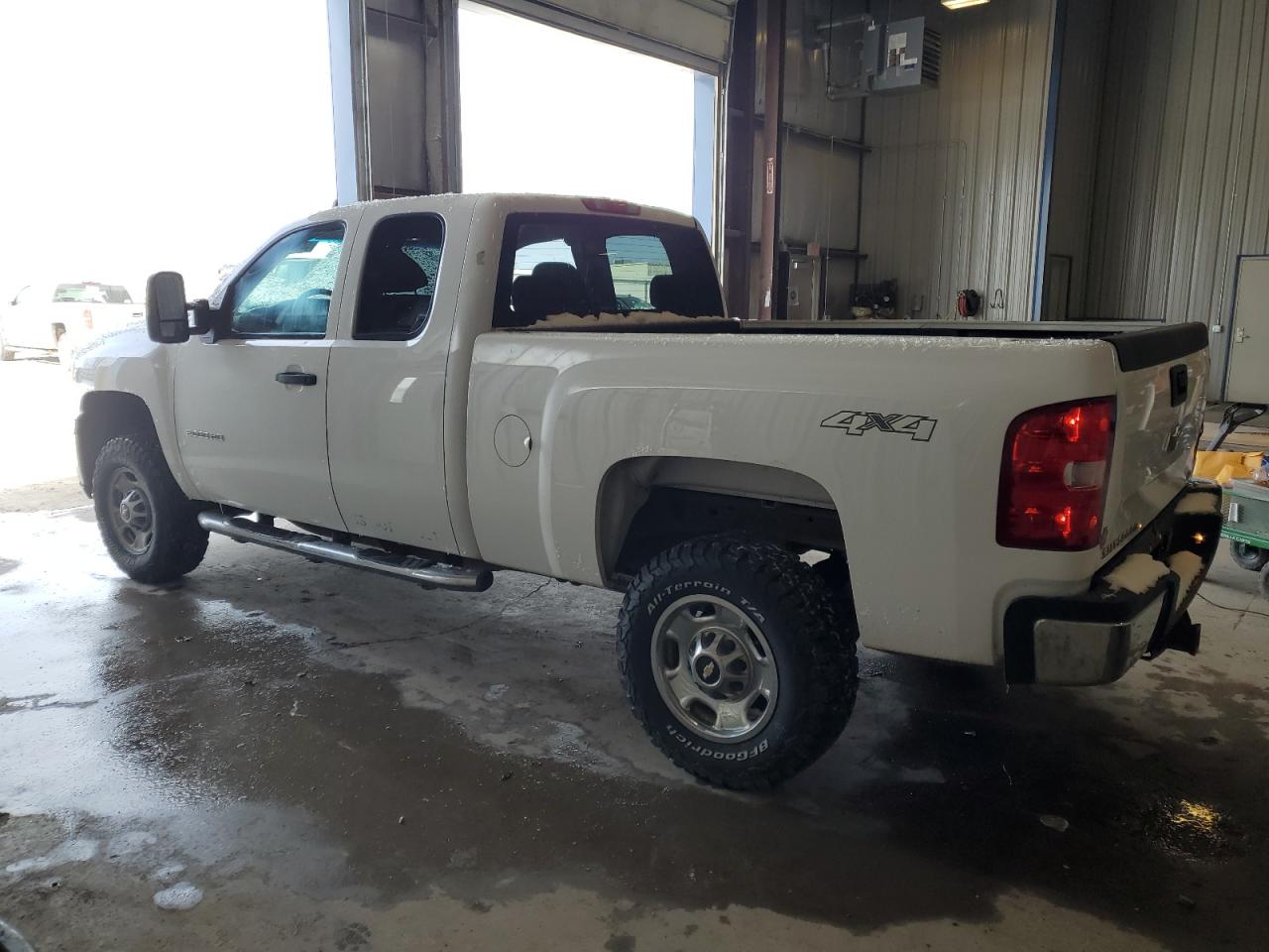 2011 Chevrolet Silverado - Image 2