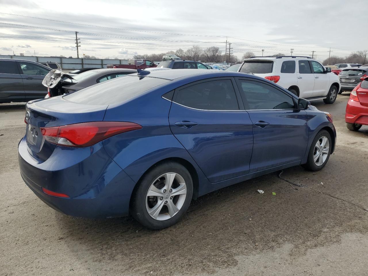 2016 Hyundai Elantra - Image 3
