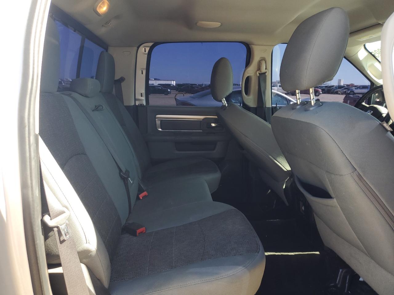 2016 RAM 1500 - Image 10