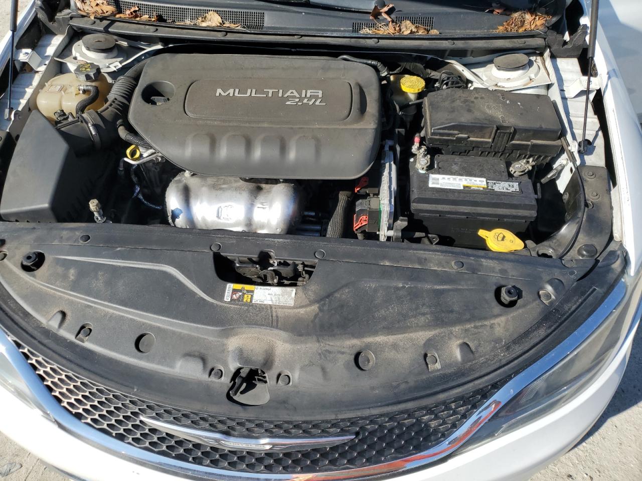 2015 Chrysler 200 - Image 11