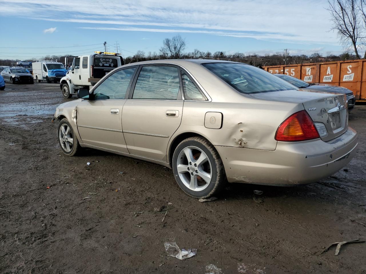 2000 Toyota Avalon - Image 2