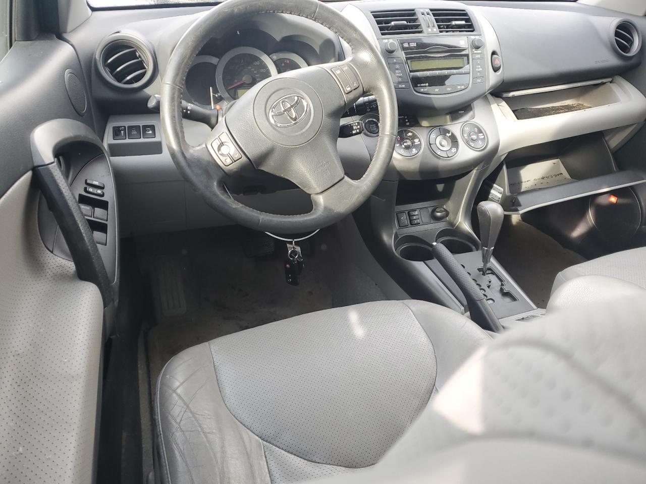 2010 Toyota RAV 4 - Image 8