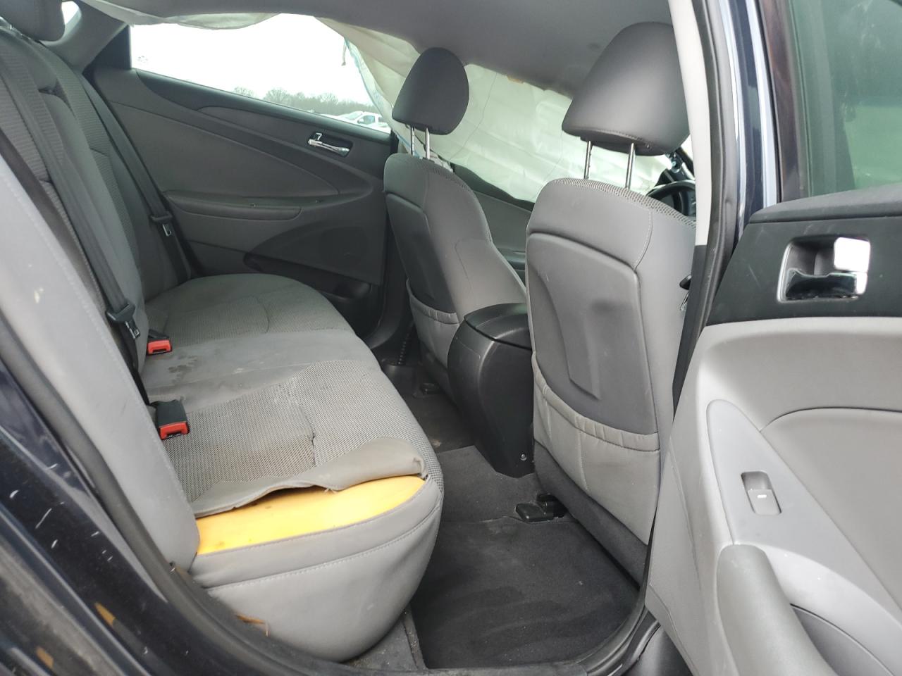 2013 Hyundai Sonata - Image 10